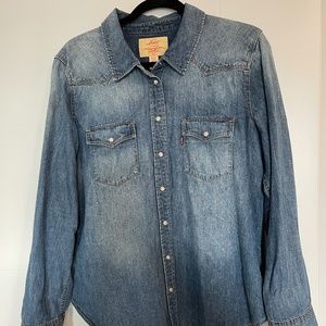 Levi’s button down denim shirt XL